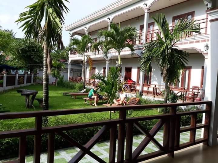 Mama Leurth Sunset Guesthouse Ban Dondét Екстериор снимка