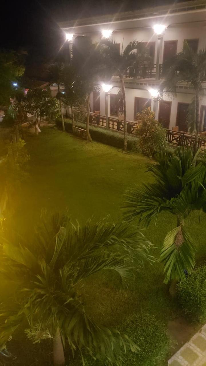 Mama Leurth Sunset Guesthouse Ban Dondét Екстериор снимка