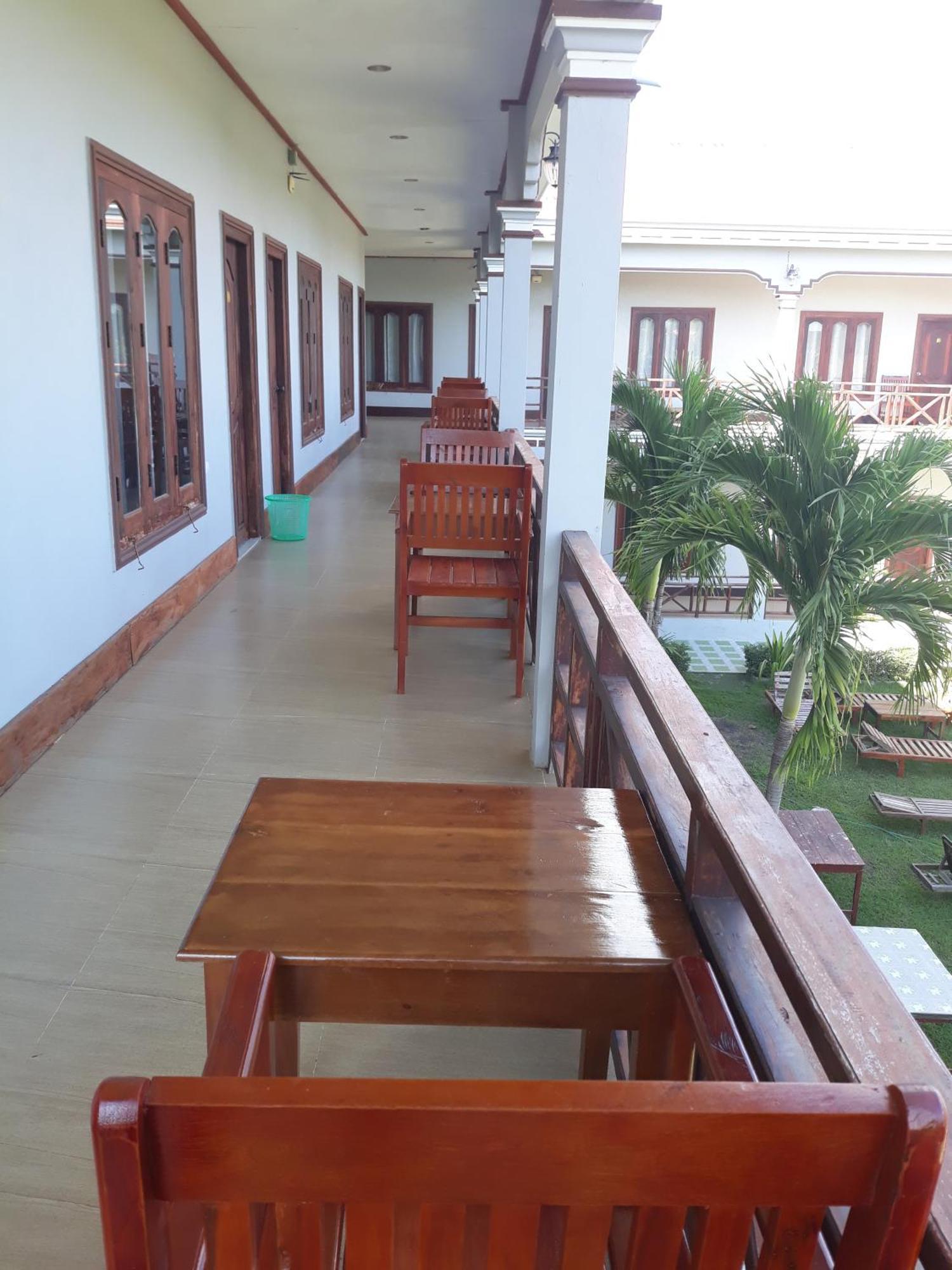 Mama Leurth Sunset Guesthouse Ban Dondét Екстериор снимка
